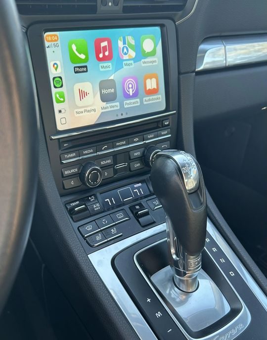 Apple CarPlay sans fil actif sur l'ecran PCM d'une Porsche
